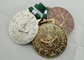 Silber und Vergolden 3D tragen Medaille mit langem Band für Sport-Sitzung, Feiertag, Preise zur Schau