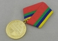 Goldkundenspezifische Preis-Medaillen/Belohnungs-Medaille mit Entwurf der Zink-Legierungs-3D und Band zusammengebracht